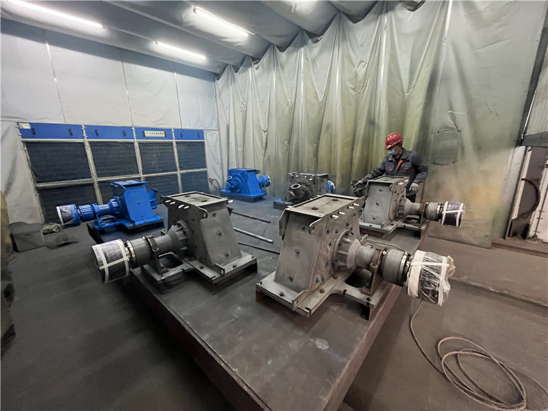 Industrial Sand Blasting BoothAbrasive Blast Booth And Spray Paint Booth (1).jpg