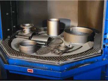 How Rotary Table Blast Machines Ensure Consistent Surface Cleaning