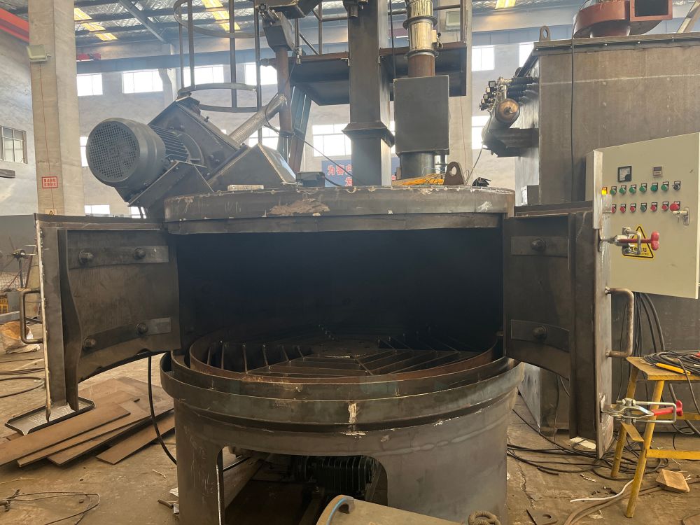 Rotary Table Shot Blasting Machine  Table type blasting machine  Automatic with a rotary table (2).jpg
